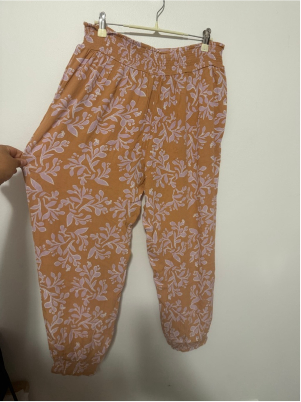 Women’s Floral Jogger Pants Size Medium Peach Pink Boho Elastic Waist Lightweigh - Picture 4 of 6